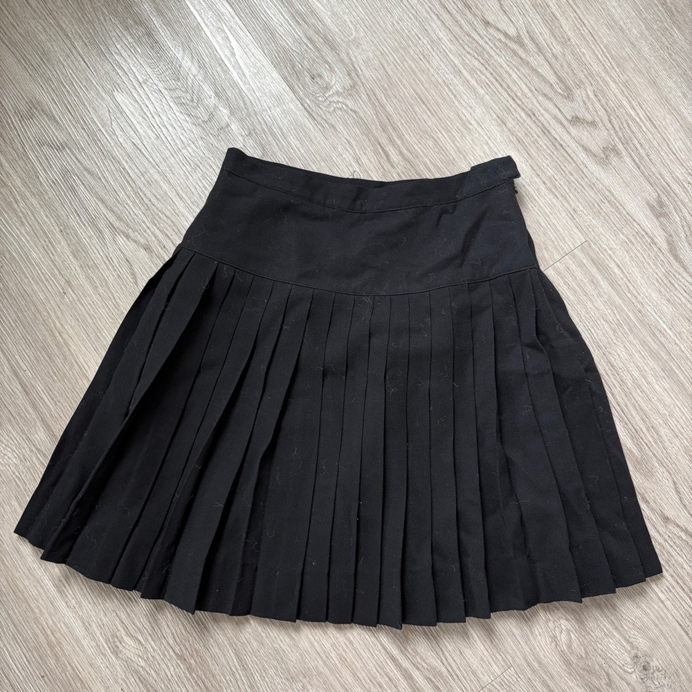 Vintage Pleated Black Wool Women's Skirt - Classic A-Line Style Size 6